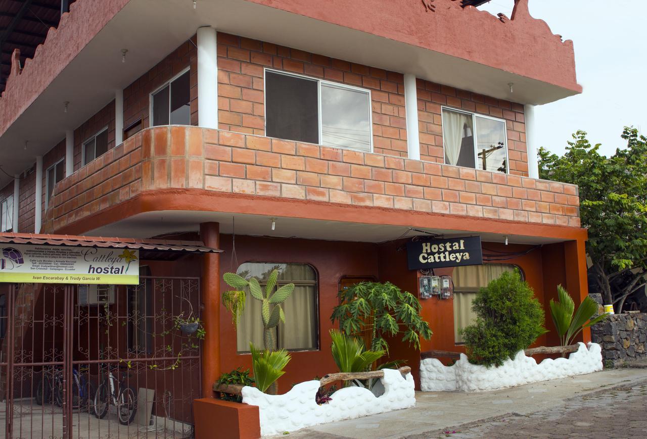 Hostal Cattleya Puerto Baquerizo Moreno Exterior photo