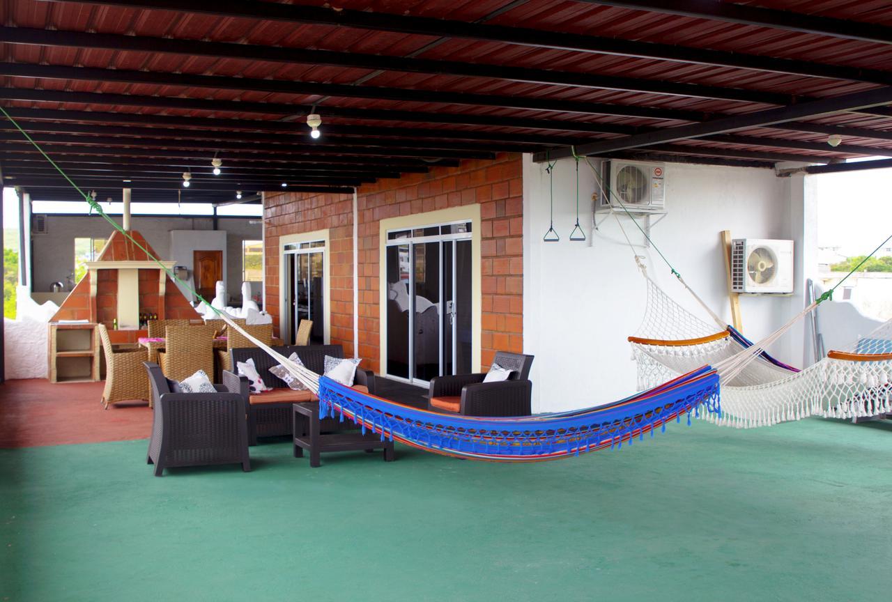 Hostal Cattleya Puerto Baquerizo Moreno Exterior photo