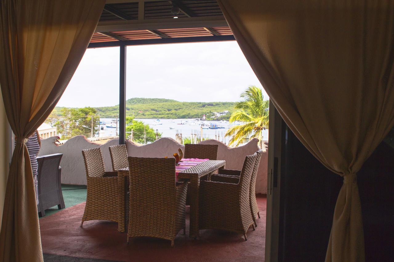 Hostal Cattleya Puerto Baquerizo Moreno Exterior photo