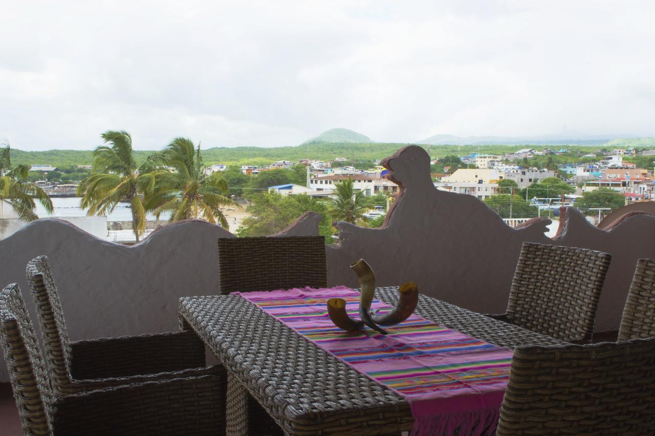 Hostal Cattleya Puerto Baquerizo Moreno Exterior photo